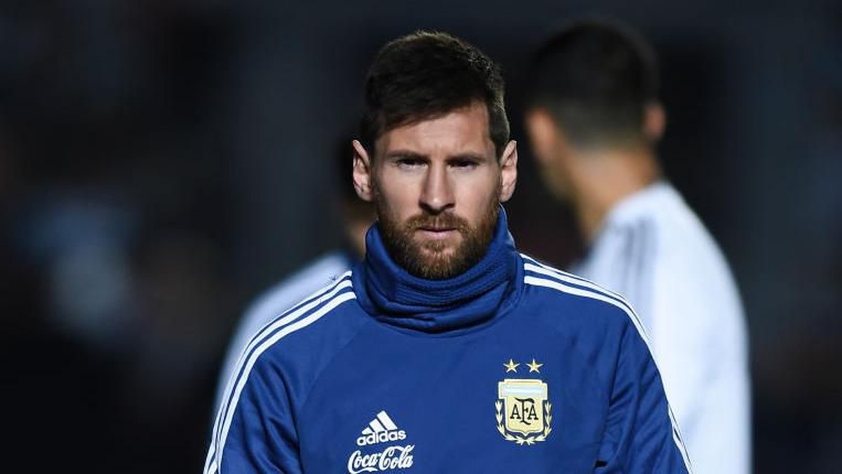 Lionel Messi jadi sasaran kritik dari kegagalan Argentina. (Foto: Marcelo Endelli/Getty Images)