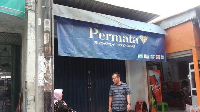 Ini Ciri-ciri Perampok Bersenpi yang Gasak 6 Kg Emas di Tangerang Ini Ciri-ciri Perampok Bersenpi yang Gasak 6 Kg Emas di Tangerang