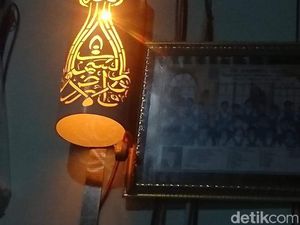 Pria Lamongan Ini Sulap Limbah Paralon Jadi Lampu Hias Ciamik Pria Lamongan Ini Sulap Limbah Paralon Jadi Lampu Hias Ciamik
