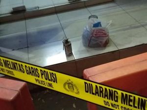 Polresta Cirebon Perketat Penjagaan Usai Penemuan Benda Mirip Granat Polresta Cirebon Perketat Penjagaan Usai Penemuan Benda Mirip Granat