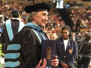 Kisah Inspiratif Kakek-Nenek yang Lulus Sekolah di Usia 55 hingga 97 Tahun