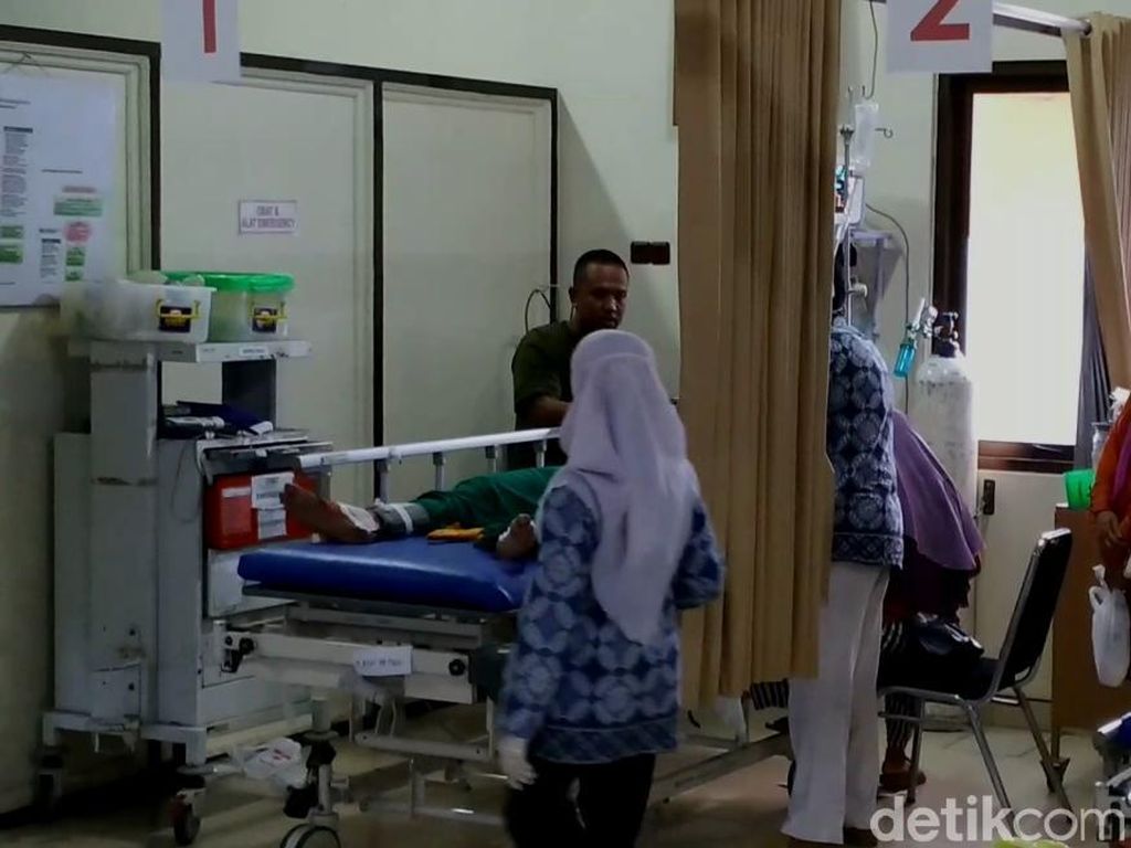 Pipa Pabrik Sarung di Pekalongan Meledak, 1 Orang Tewas Pipa Pabrik Sarung di Pekalongan Meledak, 1 Orang Tewas