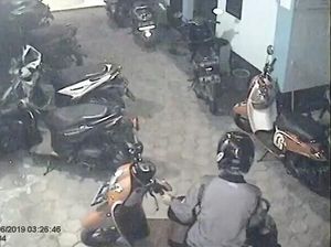 Aksi Pencurian Motor di Sebuah Kos Banyuwangi Terekam CCTV