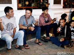 PPDB di Jateng, Warga Rela Menginap di Trotoar Demi Daftar Sekolah