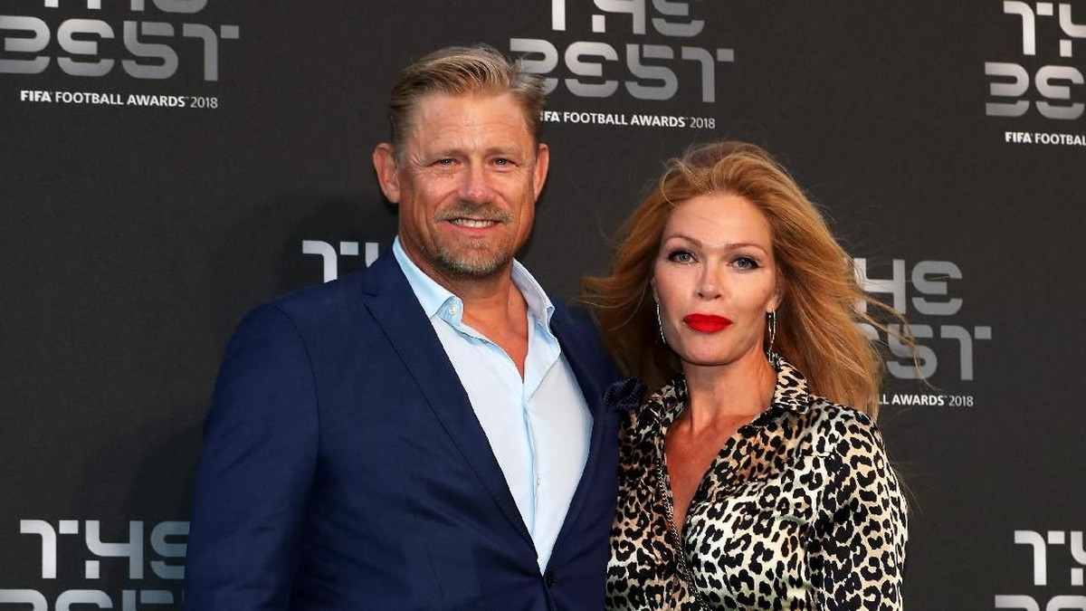 Peter Schmeichel menikahi kekasih Laura di Kopenhagen.  (Dan Istitene/Getty Images)