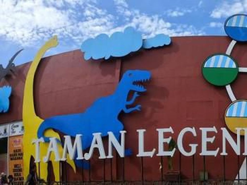 Memutar Waktu di Taman Legenda Keong Mas Memutar Waktu di Taman Legenda Keong Mas