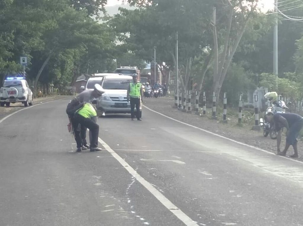 Tiga Kendaraan Terlibat Kecelakaan di Situbondo, 3 Orang Tewas Tiga Kendaraan Terlibat Kecelakaan di Situbondo, 3 Orang Tewas
