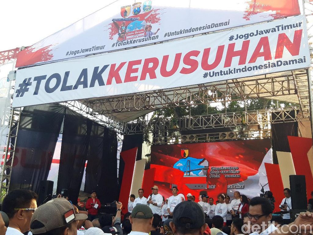 Warga Jatim Ramai-ramai Tolak Kerusuhan Warga Jatim Ramai-ramai Tolak Kerusuhan