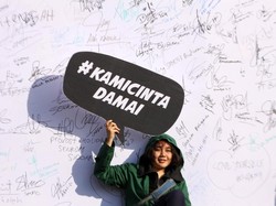 Rocky Gerung Vs Ngabalin Adu Argumen soal Isu Paling Hot di Sini!