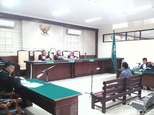 Mantan Wawali Probolinggo Dituntut 6 Tahun 6 Bulan Penjara