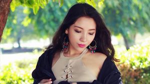 Potret Dokter Myanmar yang Dicabut Izin Praktiknya karena Foto Seksi