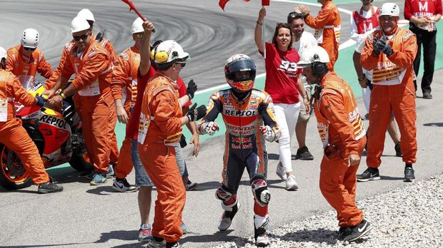 Jatuh di MotoGP Catalunya, Dovizioso Tak Lelah Kejar Marquez