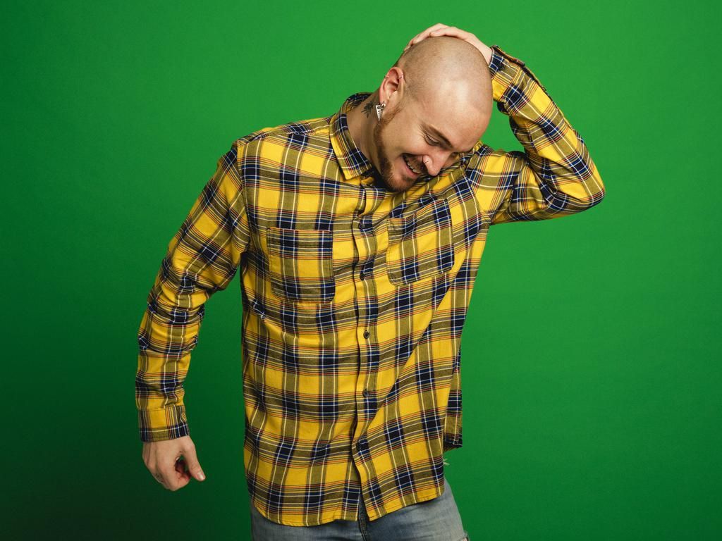 Benarkah Pria Botak Lebih Memuaskan dalam Urusan Ranjang?