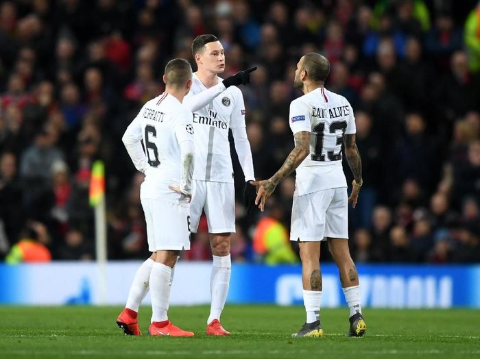 Dani Alves mengkritik rekan-rekan setimnya di PSG. (Foto: Michael Regan / Getty Images) Dani Alves mengkritik rekan-rekan setimnya di PSG. (Foto: Michael Regan / Getty Images)
