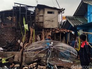 Api Hanguskan 3 Rumah dan 3 Motor di Sukabumi