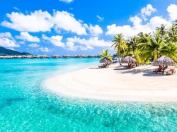 Gile Bener! Tiket PP ke Pulau Bulan Madu Para Artis Seharga Mobil