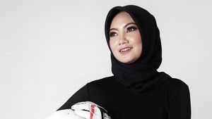 Gaya Hijab Pembalap Cantik Diandra Gautama yang Buat Patah Hati karena Nikah