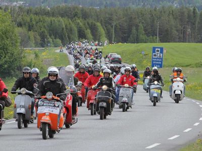 Pesta Penggila Vespa Dunia