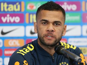 Dani Alves Bersalah Kasus Pemerkosaan, Kena Pidana 4 Tahun 6 Bulan Dani Alves Bersalah Kasus Pemerkosaan, Kena Pidana 4 Tahun 6 Bulan