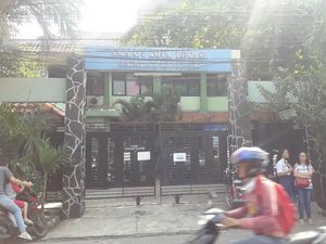 Ratusan Pendaftar PPDB di SMAN 4 Bekasi Antre Sejak Pagi Ratusan Pendaftar PPDB di SMAN 4 Bekasi Antre Sejak Pagi