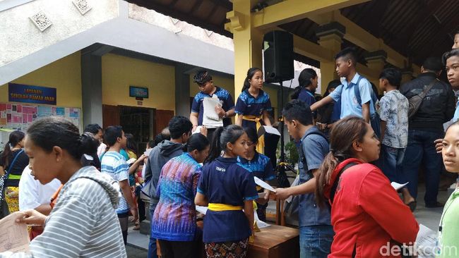 Berita Calon Wali Murid di Bali Kritik Zonasi PPDB: Nilai Tinggi Anak Tak Terpakai Rabu 17 April 2024