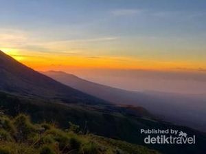 7 Lokasi Sunrise Lebih Spektakuler dari Bromo 7 Lokasi Sunrise Lebih Spektakuler dari Bromo