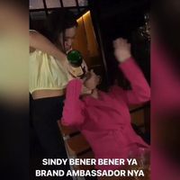 Kesha Ratuliu diduga tenggah minuman beralkohol