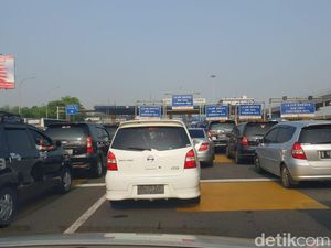 Jakarta Sudah Normal Lagi, Tol Bekasi-Jakarta Macet Parah Sejak Pondok Gede