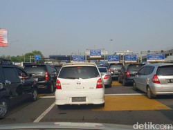 Jakarta Sudah Normal Lagi, Tol Bekasi-Jakarta Macet Parah Sejak Pondok Gede