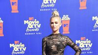Foto: Adu Gaya Seksi Para Bintang di MTV Movie & TV Awards 2019