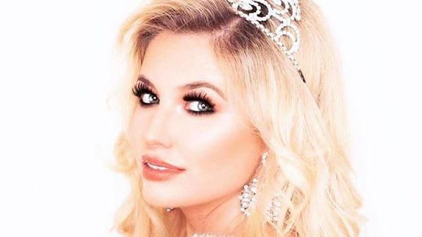 Terpikat Pesona Amy Hart, Eks Pramugari yang Alih Profesi Jadi Bintang TV