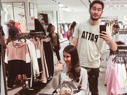 Hamil Muda, Syahnaz Sadiqah Pakai Kursi Roda Keliling Mal