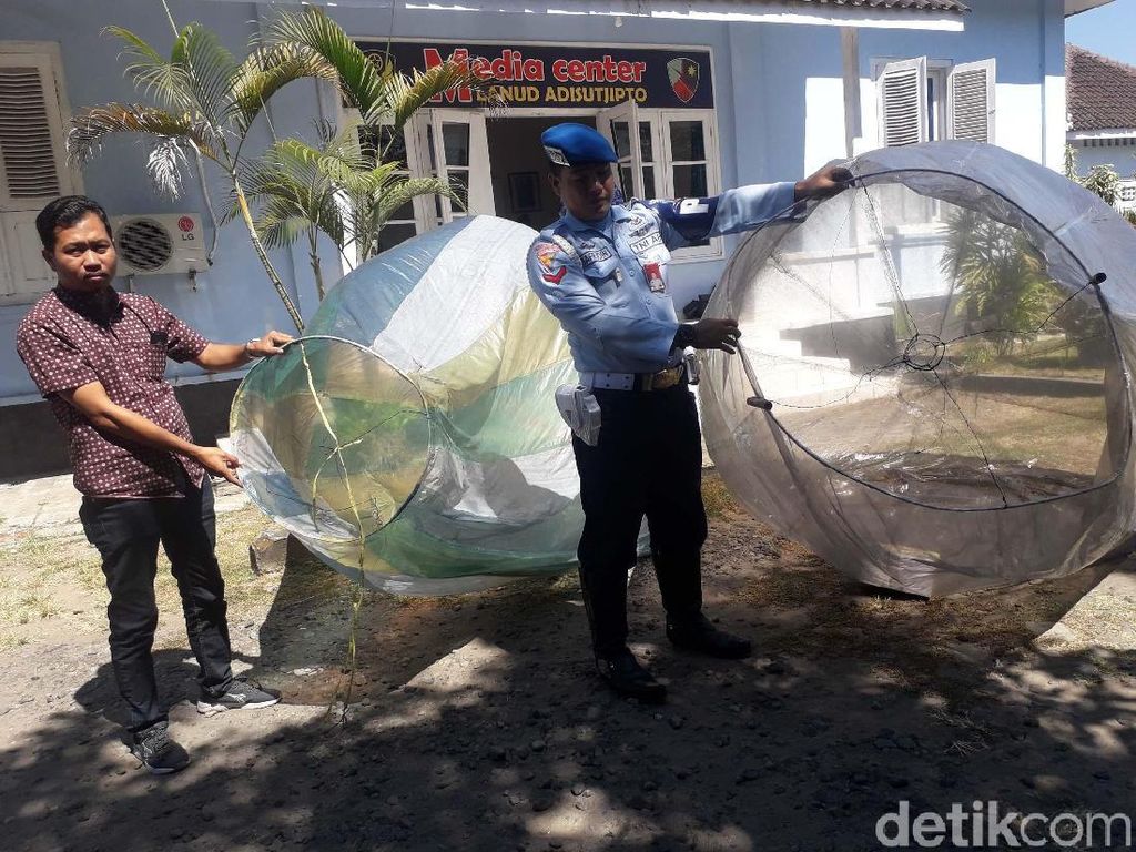 Laporan Balon Udara Liar di Jalur Penerbangan Yogya Terus Bertambah Laporan Balon Udara Liar di Jalur Penerbangan Yogya Terus Bertambah
