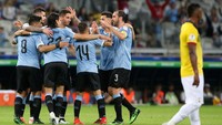 Keunggulan Uruguay bertambah menjadi 4-0 setelah Arturo Mina melakukan gol bunuh diri di menit ke-78. Edgard Garrido/Reuters.