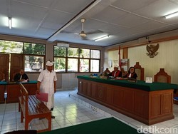 Eks Ketua Kadin Bali Didakwa Terima Rp 16,1 M Terkait Izin Pelabuhan Benoa