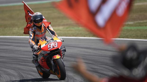 Meski sempat terjatuh, Marc Marquez masuk dalam tiga besar catatan waktu terbaik.