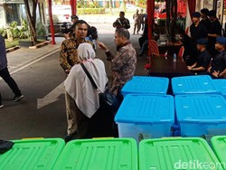 Alat Bukti Tambahan Gugatan Prabowo-Sandi Tiba di MK