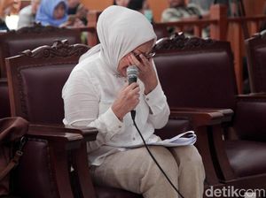 Air Mata dalam Nota Pembelaan Ratna Air Mata dalam Nota Pembelaan Ratna