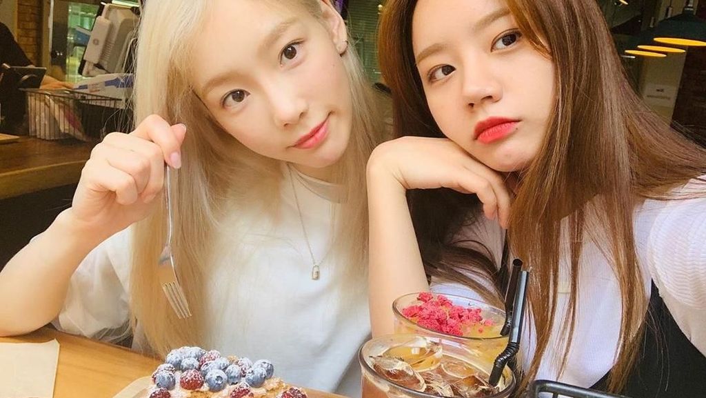 Berjuang Lawan Depresi, Intip Kembali Pose Kuliner Taeyeon SNSD Ceria Ini Berjuang Lawan Depresi, Intip Kembali Pose Kuliner Taeyeon SNSD Ceria Ini