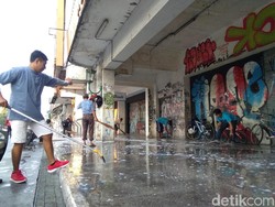 Malioboro Jadi Lengang, Para Pedagang Manfaatkan untuk Kerja Bakti