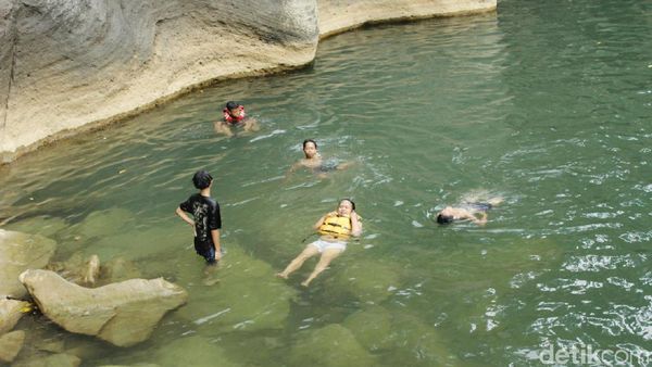 Foto Pemandian Bidadari di Bandung