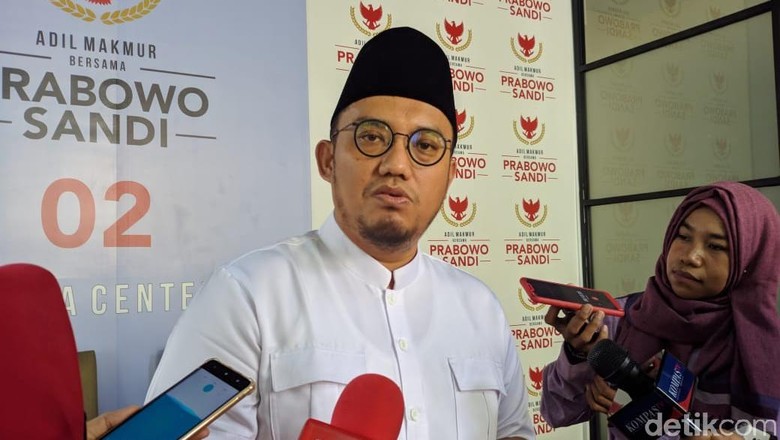 UGM Batalkan Kuliah Umum UAS, Dahnil: Pimpinan UGM Bak Rezim Politik UGM Batalkan Kuliah Umum UAS, Dahnil: Pimpinan UGM Bak Rezim Politik