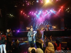 Meriah, Sewindu Bersamamu Trans Studio Bandung