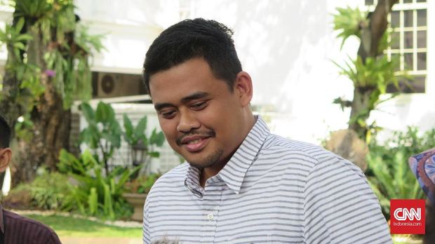 Menantu Presiden Joko Widodo, Bobby Nasution mengaku tak tertarik menjadi pengurus PSSI, di Kompleks Istana Kepresidenan Jakarta, Selasa (18/6).