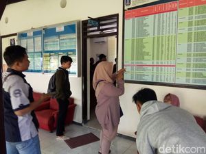 Calon Murid Baru di Kediri Kebingungan dengan Sistem Zonasi