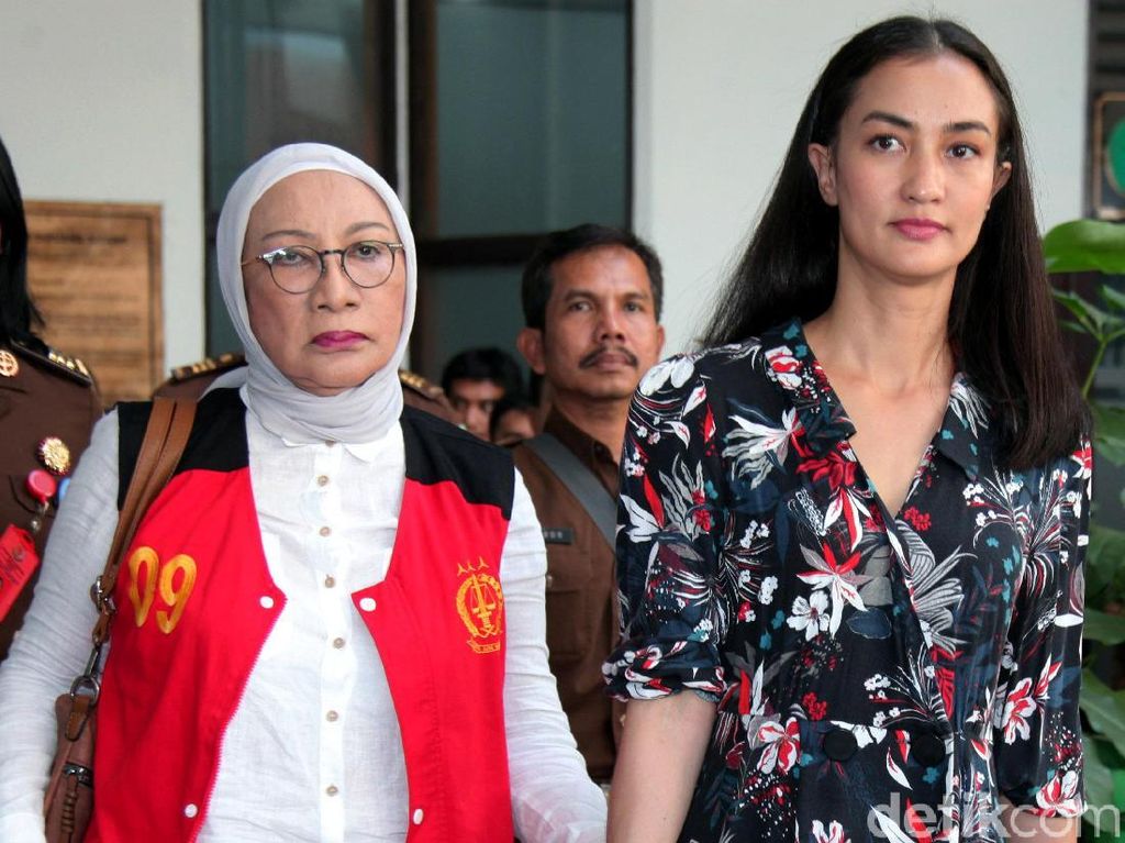 Ratna Sarumpaet Bebas, Atiqah Hasiholan: Gue Pokoknya Happy! Ratna Sarumpaet Bebas, Atiqah Hasiholan: Gue Pokoknya Happy!