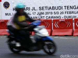 Jalan Setiabudi Tengah Ditutup untuk Pembangunan LRT Jalan Setiabudi Tengah Ditutup untuk Pembangunan LRT
