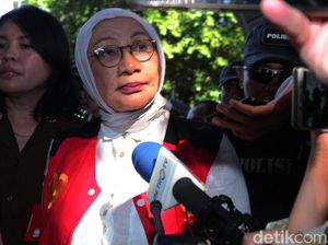 Baca Pleidoi, Pengacara: Berita Penganiayaan Ratna Menyebar dari Tokoh Baca Pleidoi, Pengacara: Berita Penganiayaan Ratna Menyebar dari Tokoh