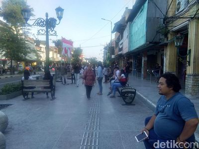 Foto: Asyiknya Malioboro Tanpa Kendaraan Bermotor