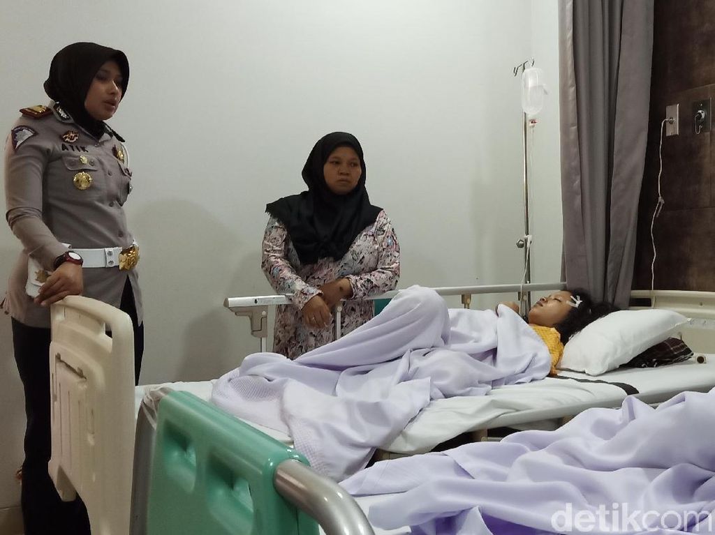 Kecelakaan Maut di Cipali, Korban: Ada Teriakan dan Bus Oleng ke Parit Kecelakaan Maut di Cipali, Korban: Ada Teriakan dan Bus Oleng ke Parit
